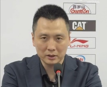 九游娱乐PC版-卢伟：李添荣在进攻端做出了巨大贡献，怀特塞德需要做些治疗
