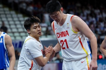电竞-拒重演马尼拉悲剧！中国男篮连续两场大逆转 出线前景大好